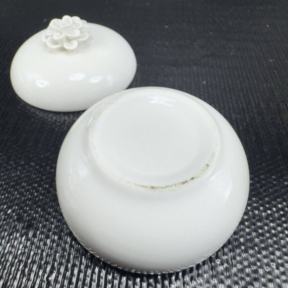 Vintage Italian Pottery Trinket Dish Holder With Applied Flower Lid Pill Holder - Picture 5 of 9